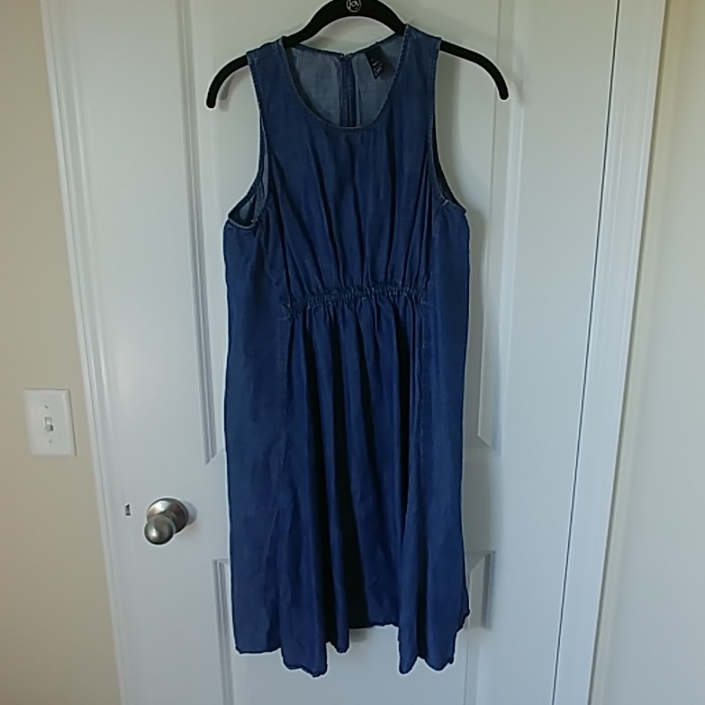 Gap Sleevless Ruched Waist Chambray dress